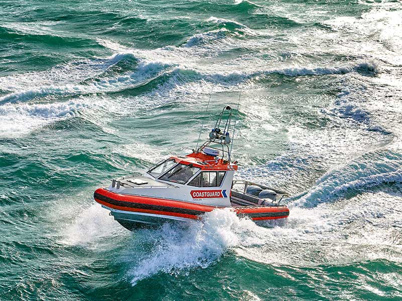 Boat capsizes in Manukau Harbour